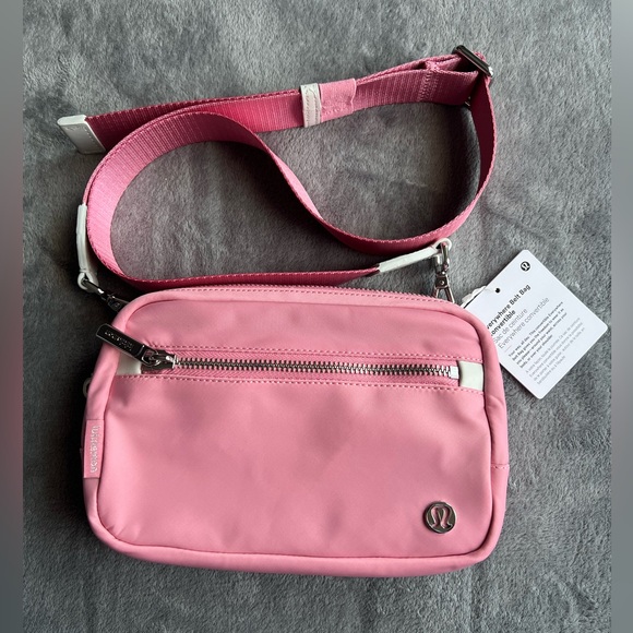 lululemon athletica Accessories - Lululemon Everywhere Belt Bag Convertible